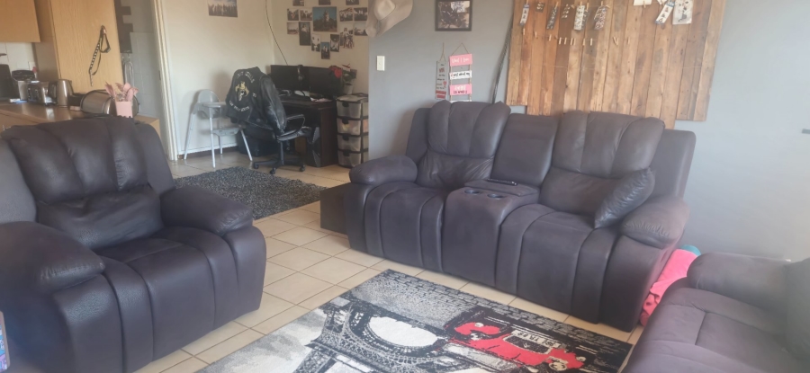 3 Bedroom Property for Sale in Langenhovenpark Free State